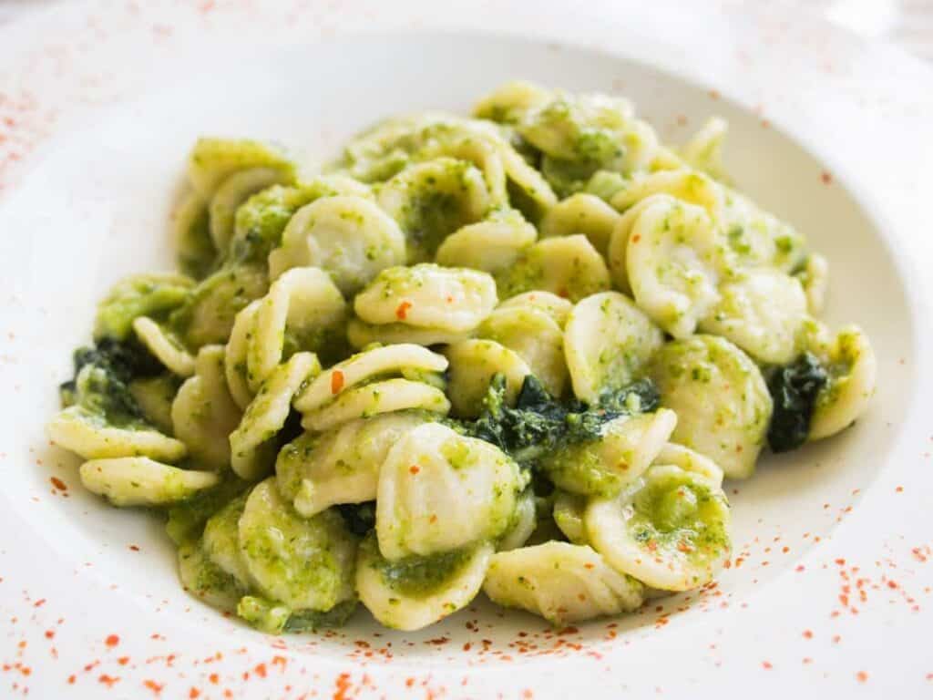 orecchiette-tunrip-tops-puglia