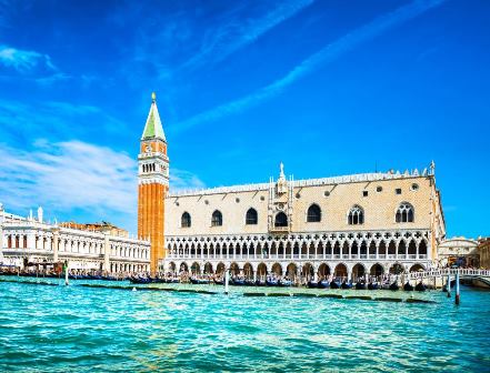venice-landmark-piazza-san-marco-with-campanile