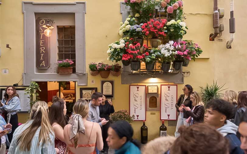 10 Florence Wine Windows You’ll Regret Missing (Buchette del Vino)