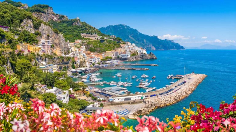 where to stay on the amalfi coast